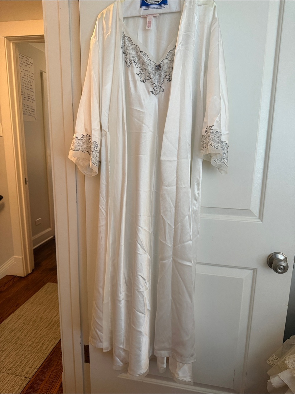 Oscar de la Renta Pink Label Sleepwear Robe and nightgown set